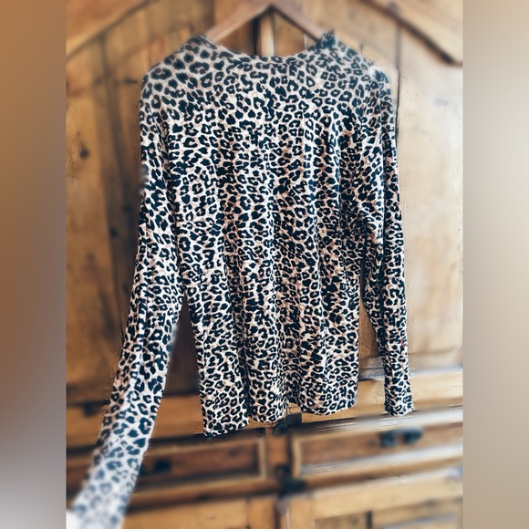 Top / Cuddl Duds / Leopard Print - Picture 10 of 13